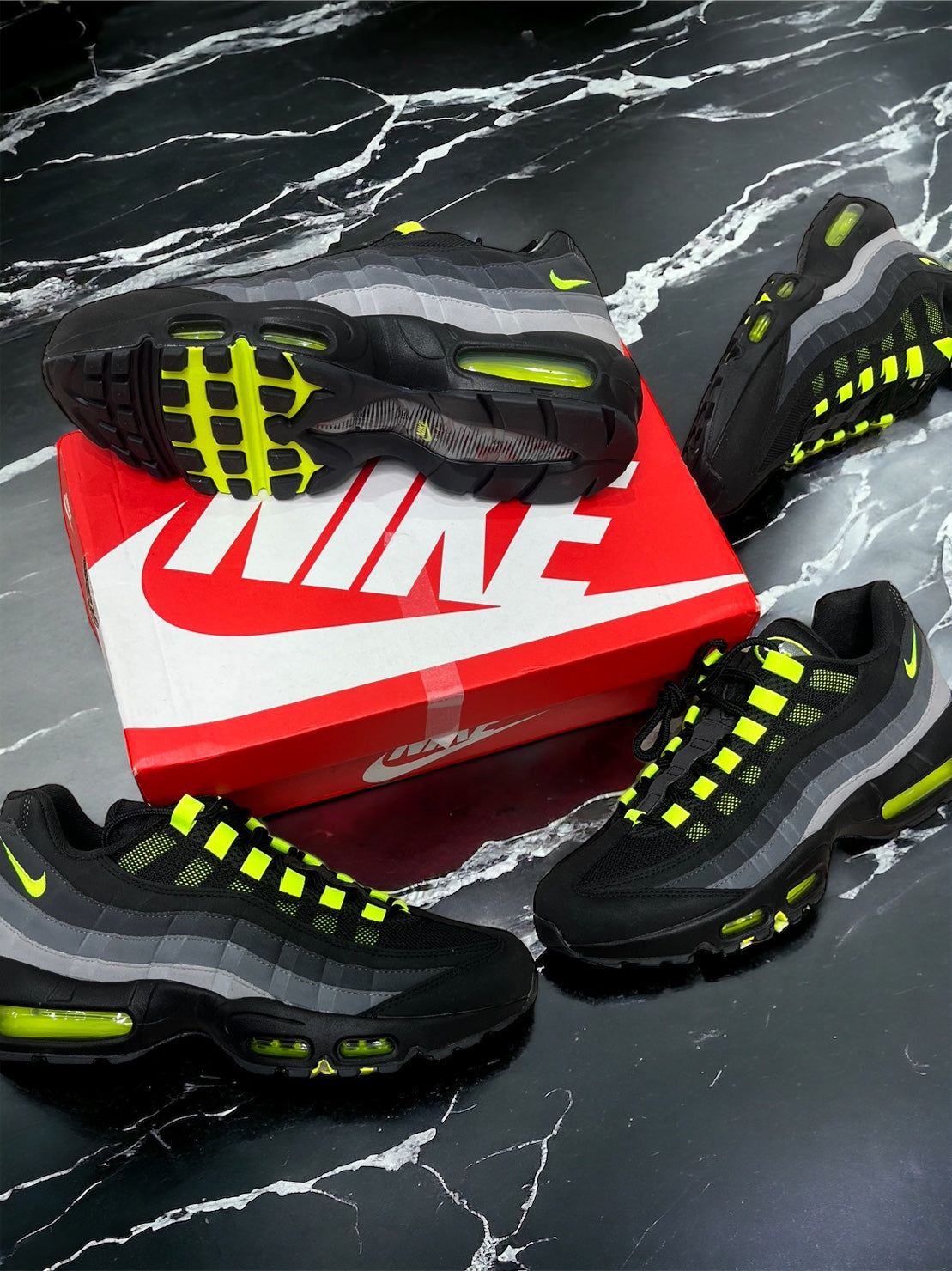 NIKE - AIRMAX 95 REVERSE NEON